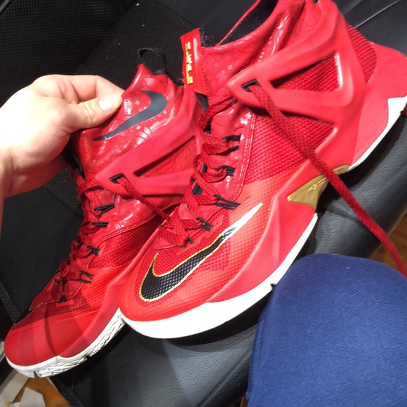 LeBron ambassador 8 very rare Chinese New Year Colorway - Picture 2 of 4